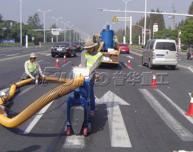 公路道路標線清理拋丸機，馬路標線打毛除銹清理方案—青島普華重工